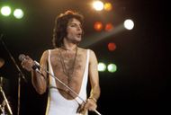 Photo of Freddie MERCURY and QUEEN - Source: Getty